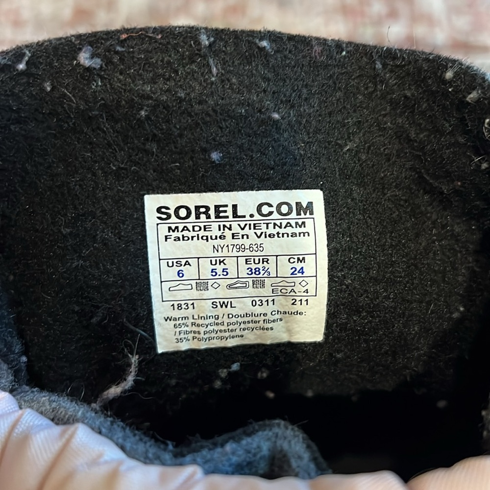 Sorel women’s snow boots - Picture 5 of 5